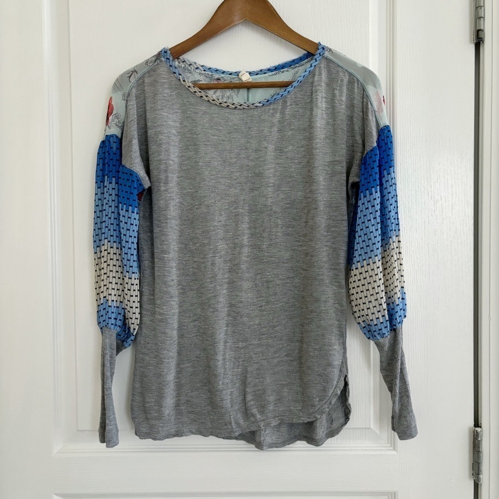 Tiny Mixed Media Balloon Sleeve T Shirt XS Anthropologie Boho Summer